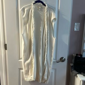 Great sweater long vest , short sleeve In beige only worn twice